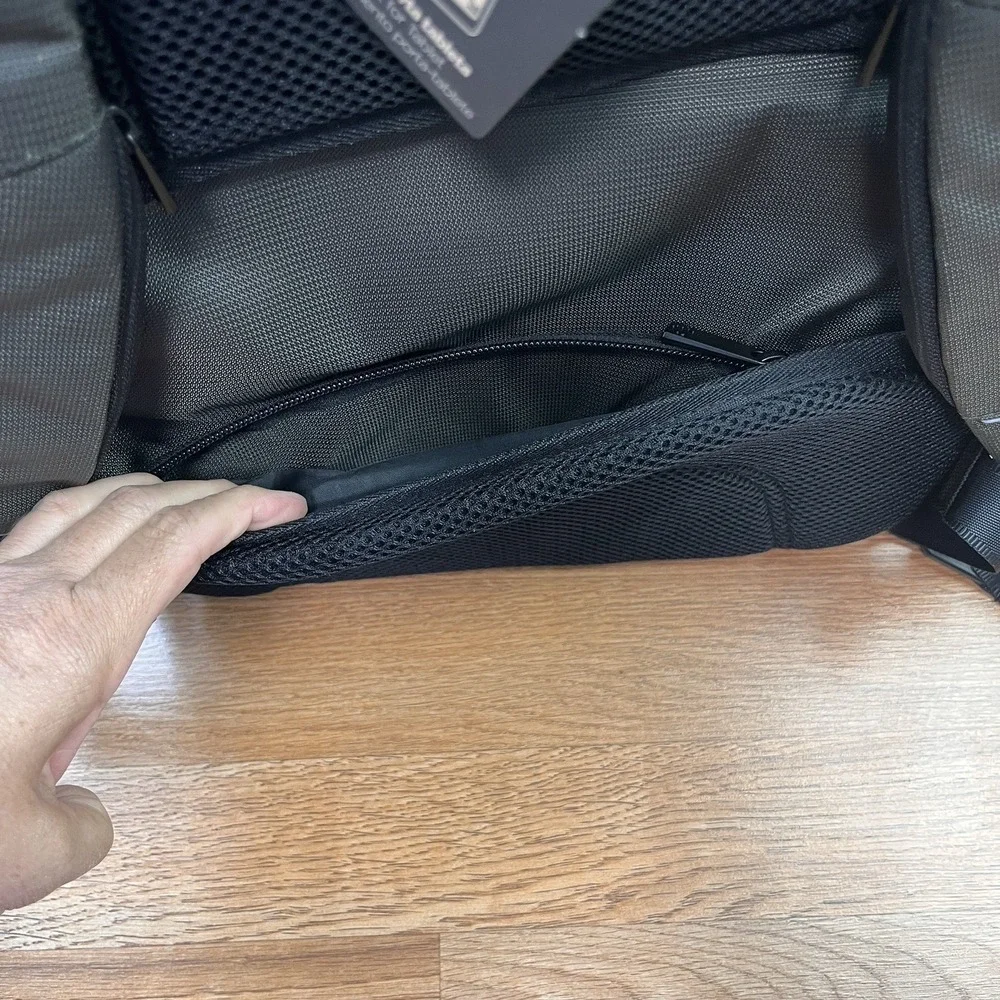 Totto Morral Backpack Tablet Pocket Laptop Pocket Suitcase Strap Olive Green NEW